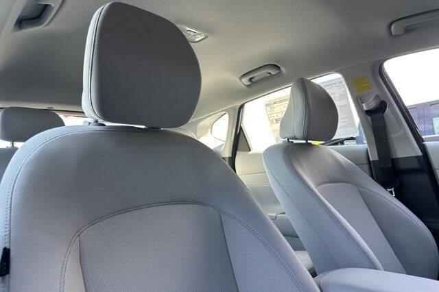 2026 Hyundai Kona SE