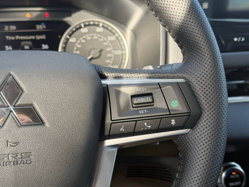2026 Mitsubishi Outlander SE