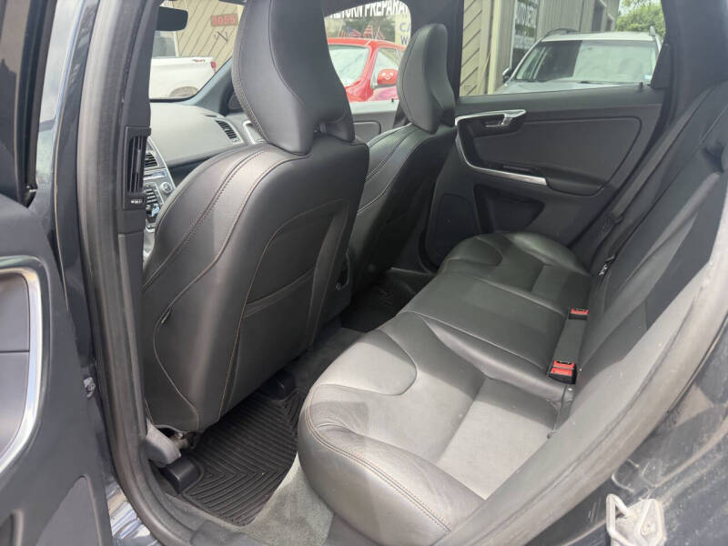 2016 Volvo XC60 T5 Drive-E Premier