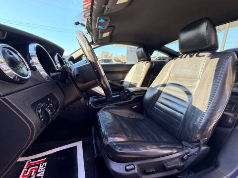 2005 Ford Mustang GT Premium