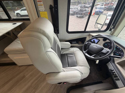 2022 Holiday Rambler Invicta
