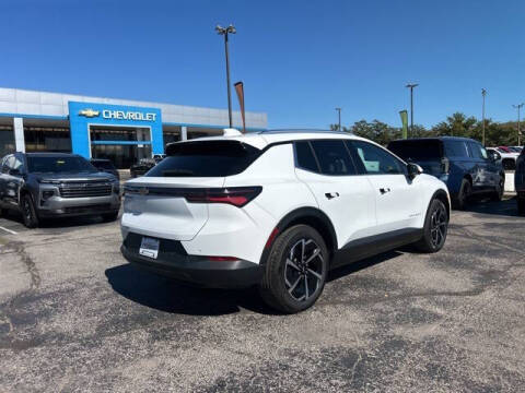 2026 Chevrolet Equinox EV LT 2