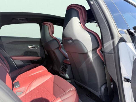 2024 Audi e-tron GT quattro Premium Plus