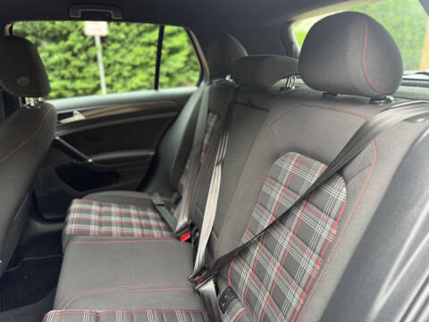 2018 Volkswagen Golf GTI S