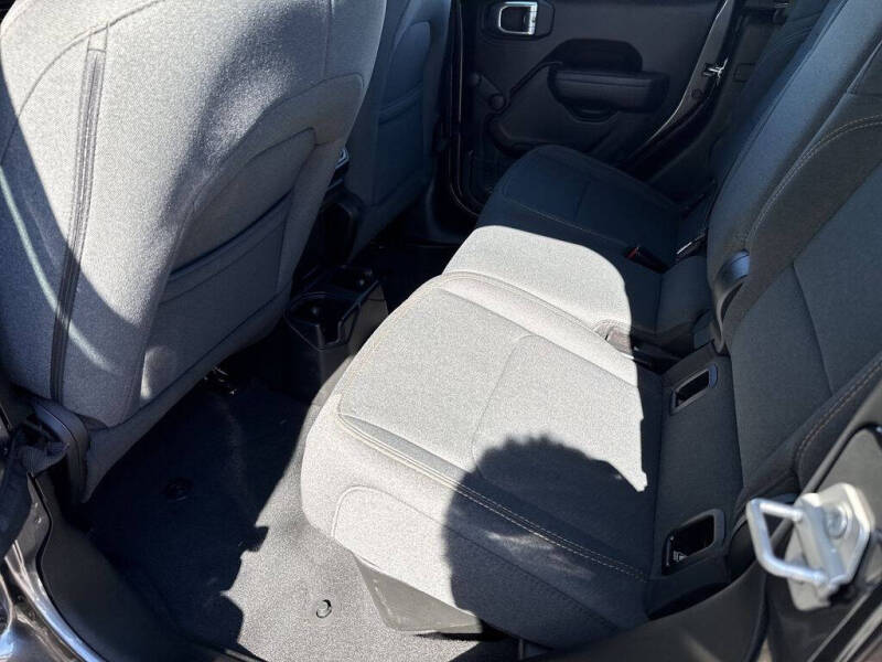 2024 Jeep Gladiator Sport