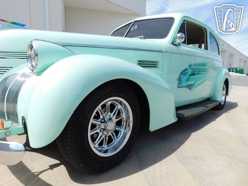 1939 Pontiac Silver Streak