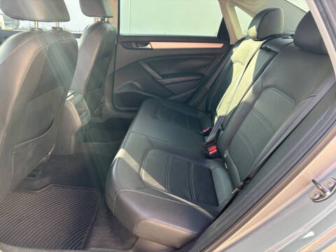 2012 Volkswagen Passat SE PZEV