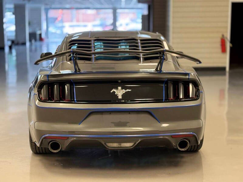 2017 Ford Mustang V6