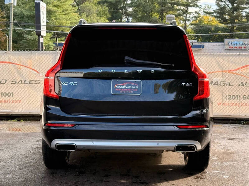 2018 Volvo XC90 T6 Momentum