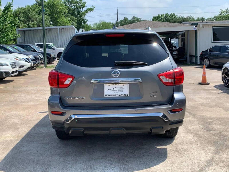2020 Nissan Pathfinder SL