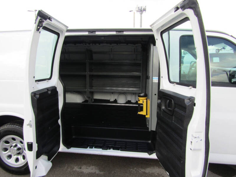 2014 Chevrolet Express Cargo Work Van photo 8