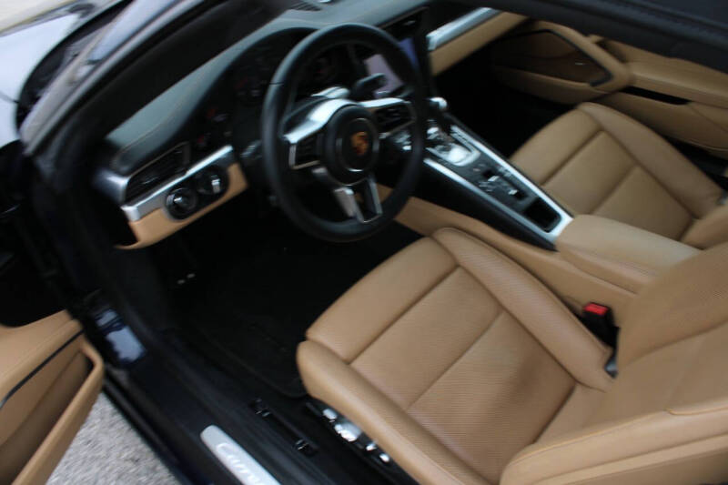 2018 Porsche 911 Carrera