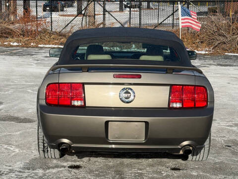 2005 Ford Mustang GT Premium