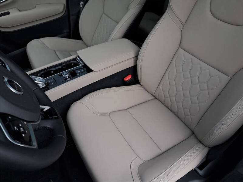 2026 Volvo XC90 B6 Plus 7P