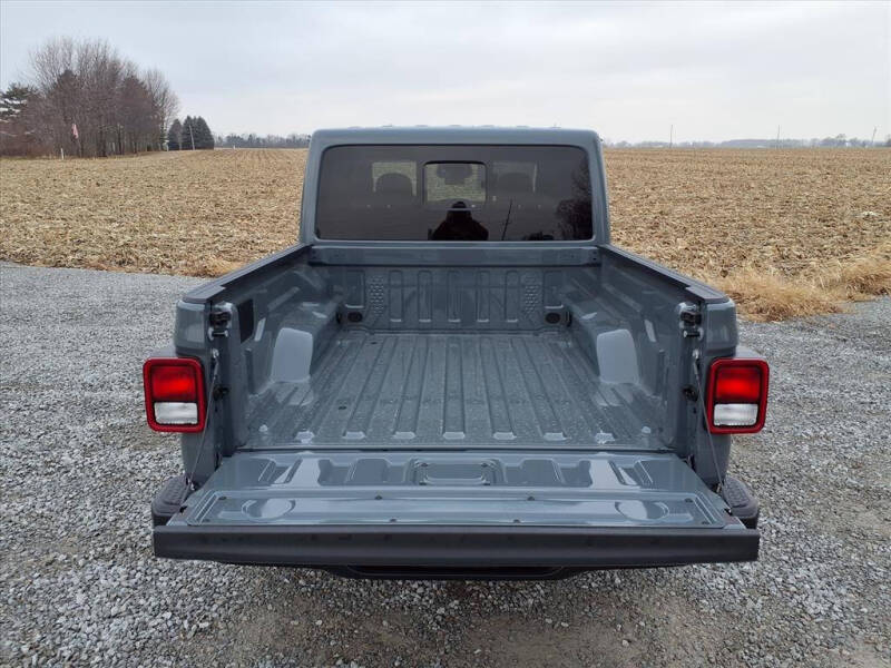 2026 Jeep Gladiator Sport S