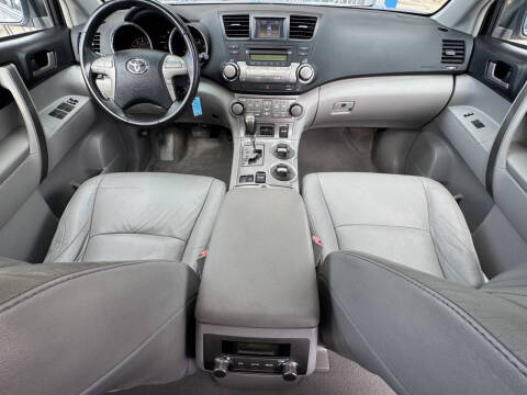 2010 Toyota Highlander SE