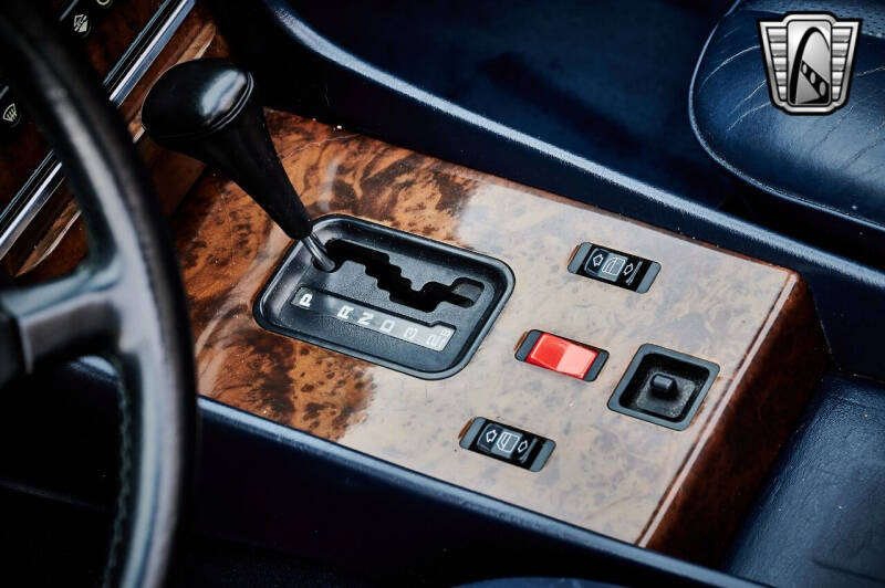 1988 Mercedes-Benz 560-Class 560 SL