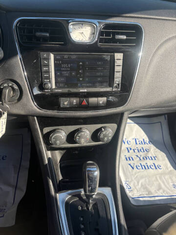 2014 Chrysler 200 Limited