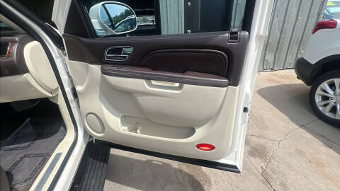 2011 Cadillac Escalade Platinum Edition