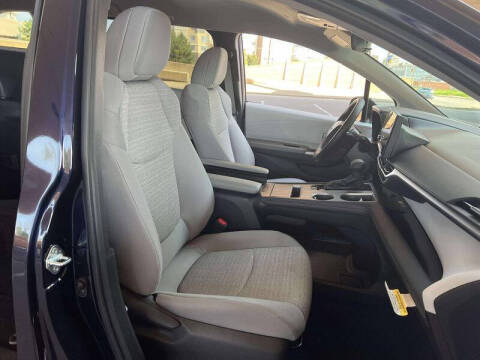 2025 Toyota Sienna LE 8-Passenger