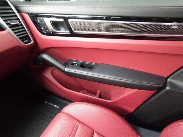 2022 Porsche Cayenne GTS Coupe