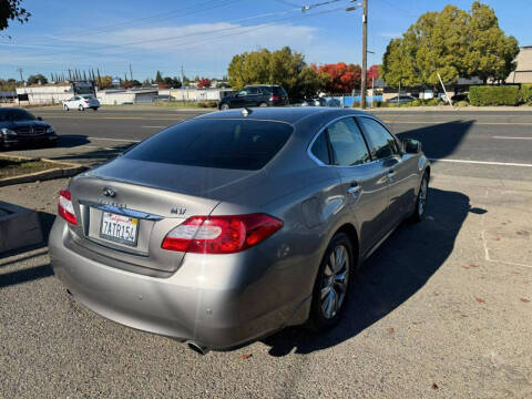 2013 Infiniti M37