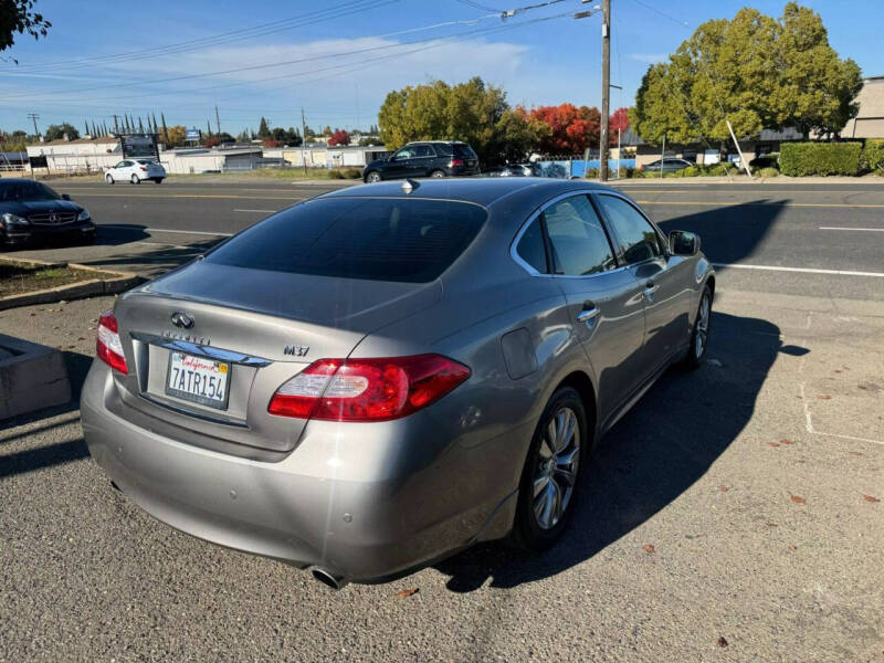 2013 Infiniti M37