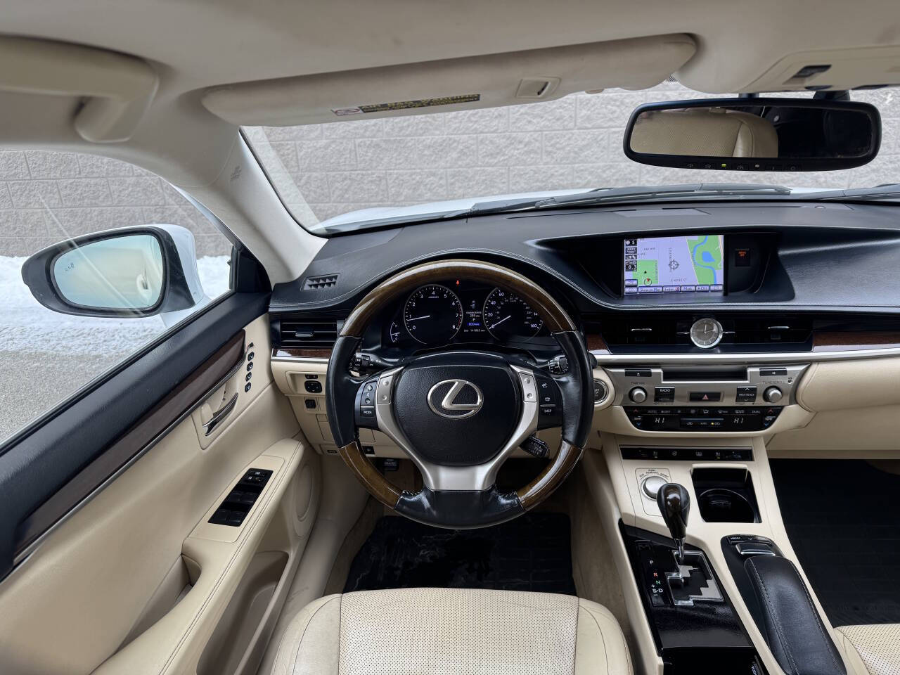 White 2013 Lexus ES 350 Base 4dr Sedan 35