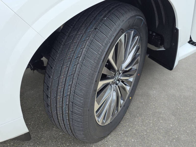 2026 Infiniti QX80 Luxe