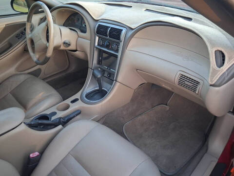 2004 Ford Mustang GT Deluxe