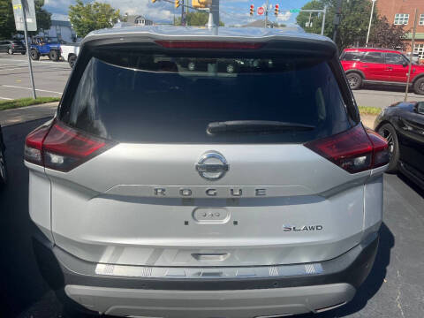 2021 Nissan Rogue SL