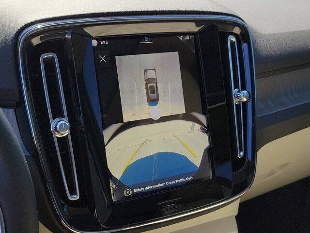 2026 Volvo XC40 B5 Plus