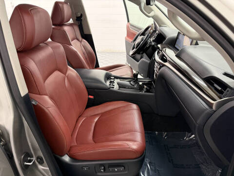 2019 Lexus LX 570 Three-Row