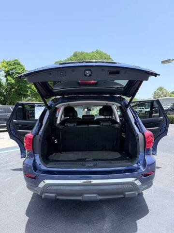 2020 Nissan Pathfinder SL