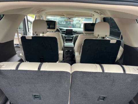 2023 Ford Explorer Hybrid Platinum