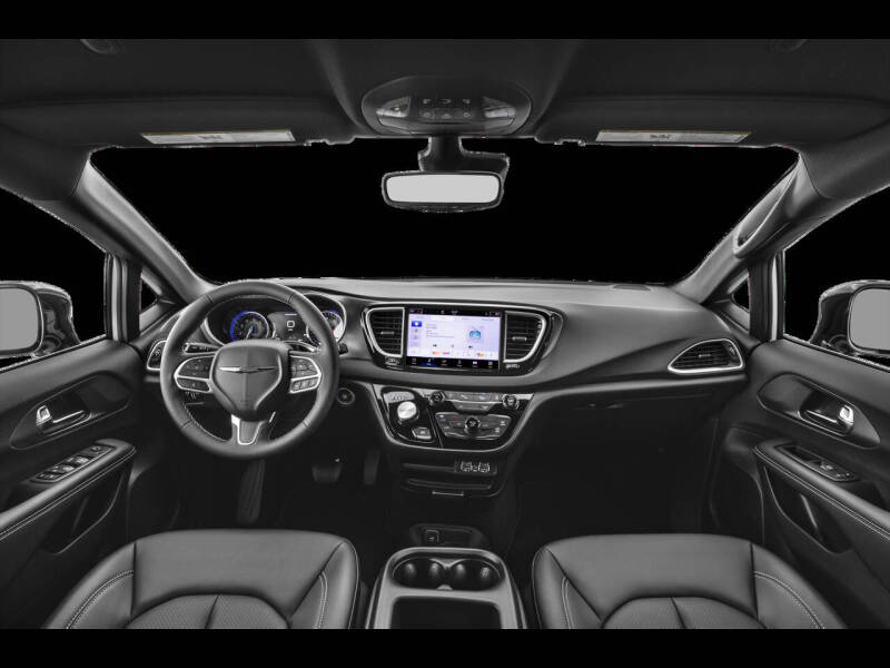 2025 Chrysler Voyager LX