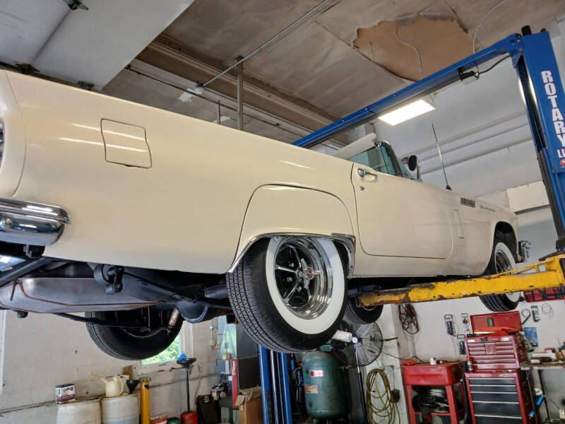 1957 Ford Thunderbird