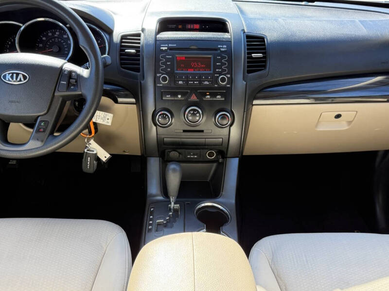 2013 Kia Sorento LX