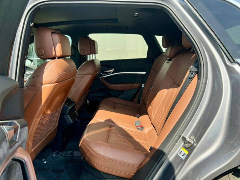 2019 Audi e-tron quattro Prestige