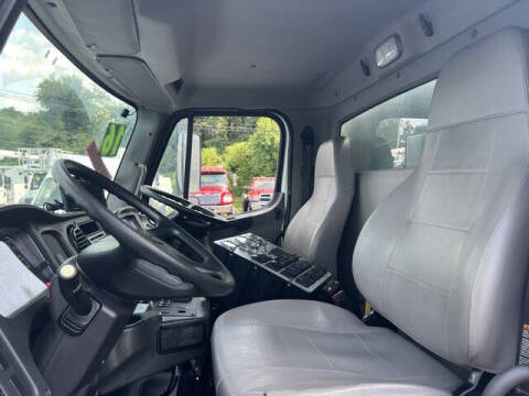 2016 Freightliner M2 106