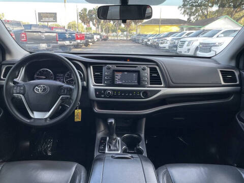 2016 Toyota Highlander LE
