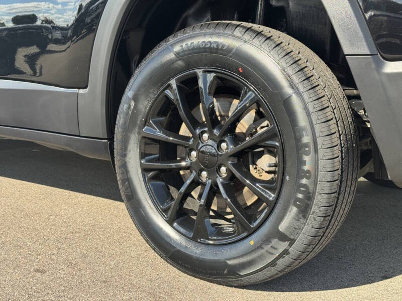 2023 Jeep Cherokee Altitude Lux