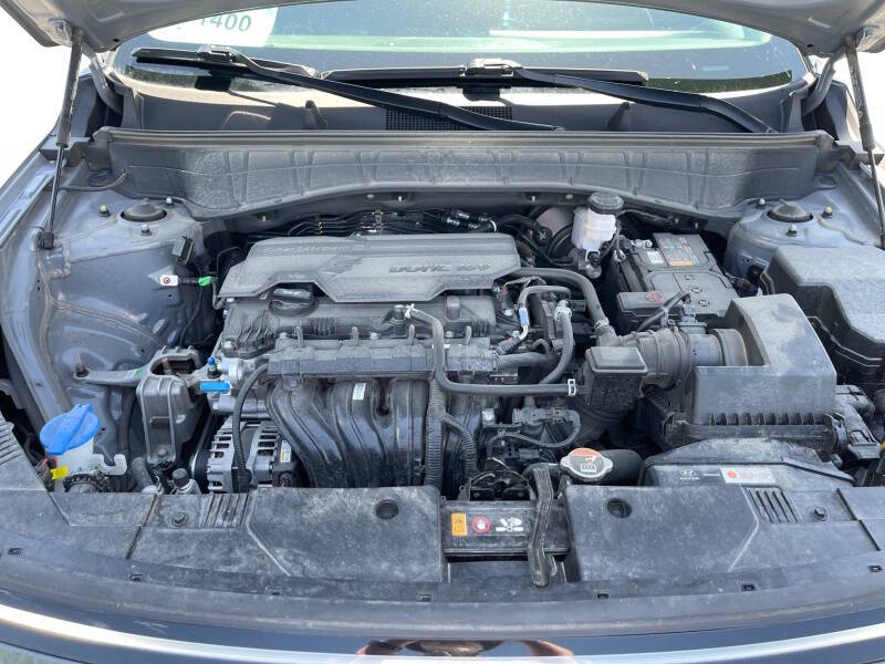 Gray 2025 Hyundai KONA SEL AWD SEL 4dr Crossover 22