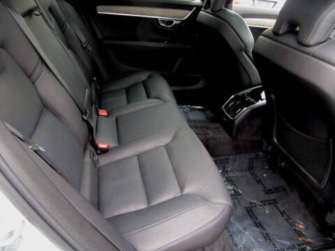 2023 Volvo S90 B6 Plus