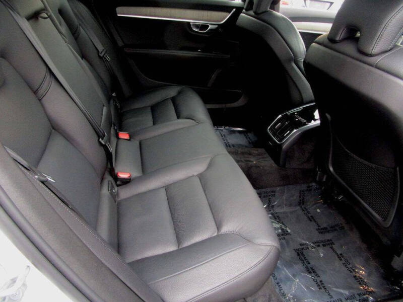 2023 Volvo S90 B6 Plus