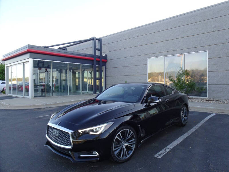 2017 INFINITI Q60 Coupe Premium's photo