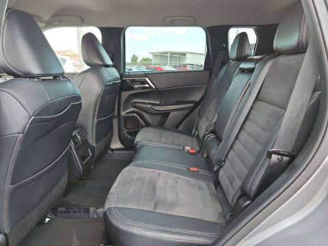 2023 Mitsubishi Outlander SE