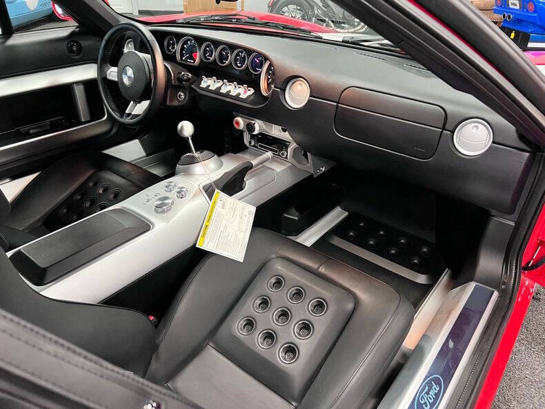 2005 Ford GT