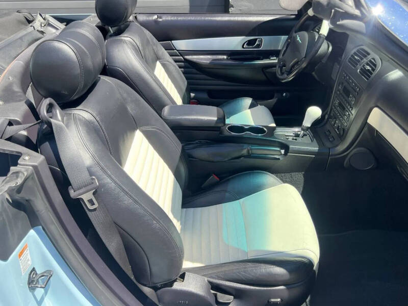 2003 Ford Thunderbird