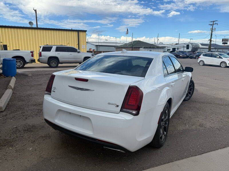 2018 Chrysler 300 S